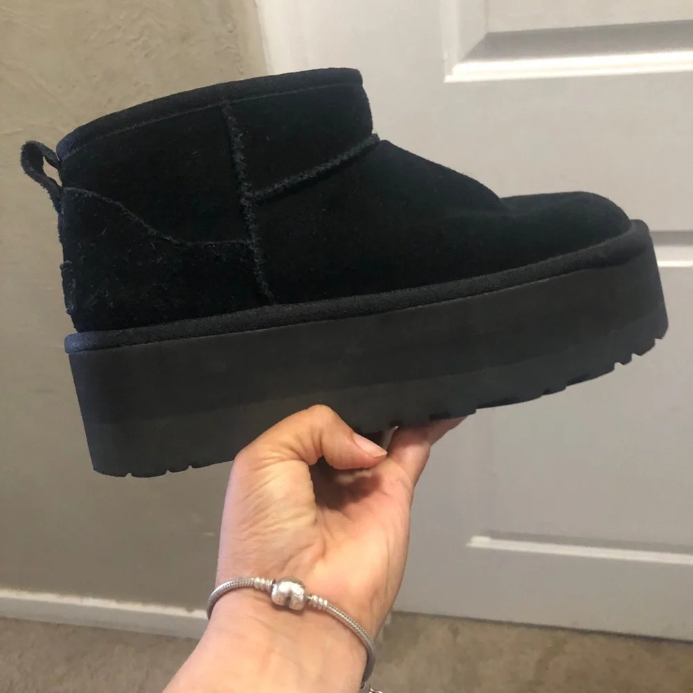 UGG soft black